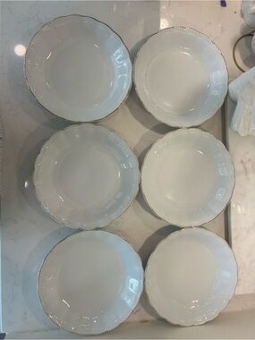 Vintage Wałbrzych Porcelain Soup Bowls Set of 6 (Matches Covered Tureen)